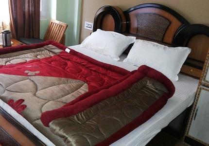 Hotel Mansarovar Banjār Esterno foto