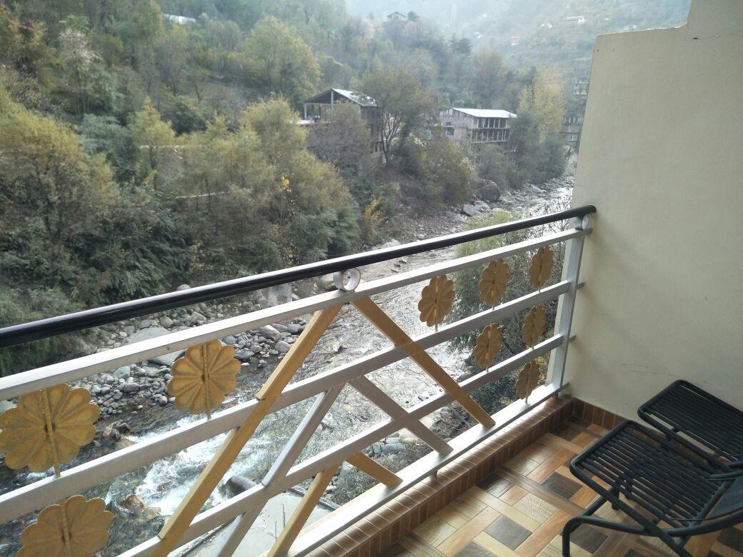 Hotel Mansarovar Banjār Esterno foto